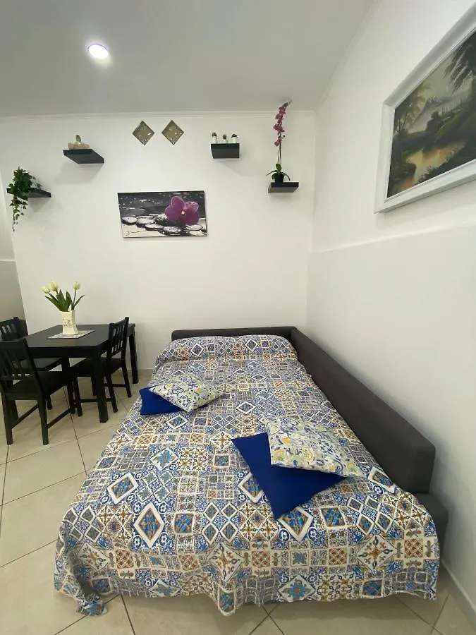 Appartamento La casa di Andrea Fiumefreddo di Sicilia 0*,  Italia