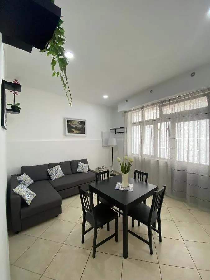 Appartamento La casa di Andrea Fiumefreddo di Sicilia 0*,  Italia